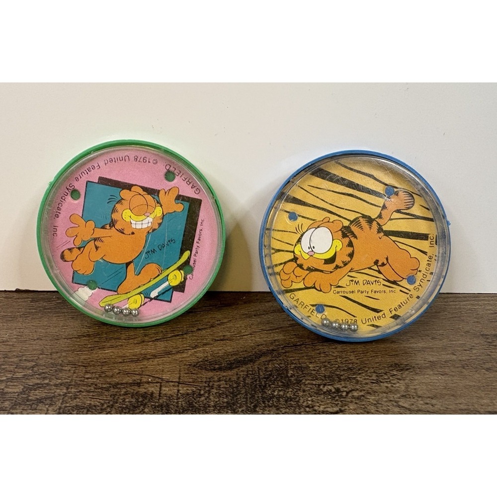 Lot Of 2 Plastic Vintage 2" Garfield Dexterity Puzzle Game Toys Small Balls